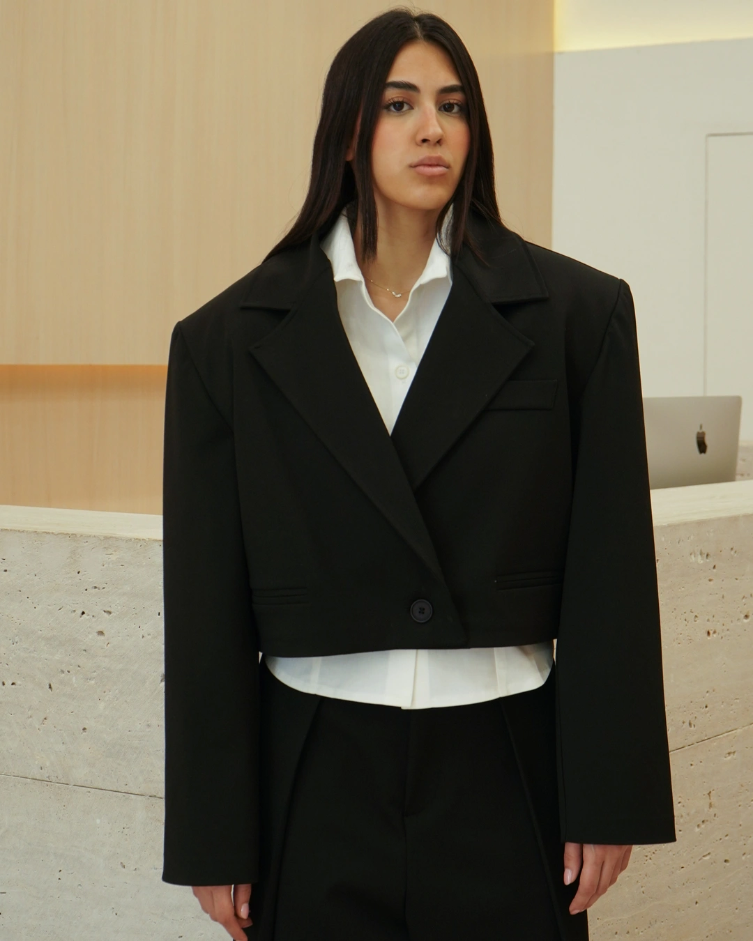 coat132 - کراپ کت گاباردین زنانه تک‌دکمه مینیمال